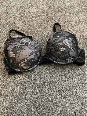 Victoria's Secret Black Lace Overlay Bra with White Lining